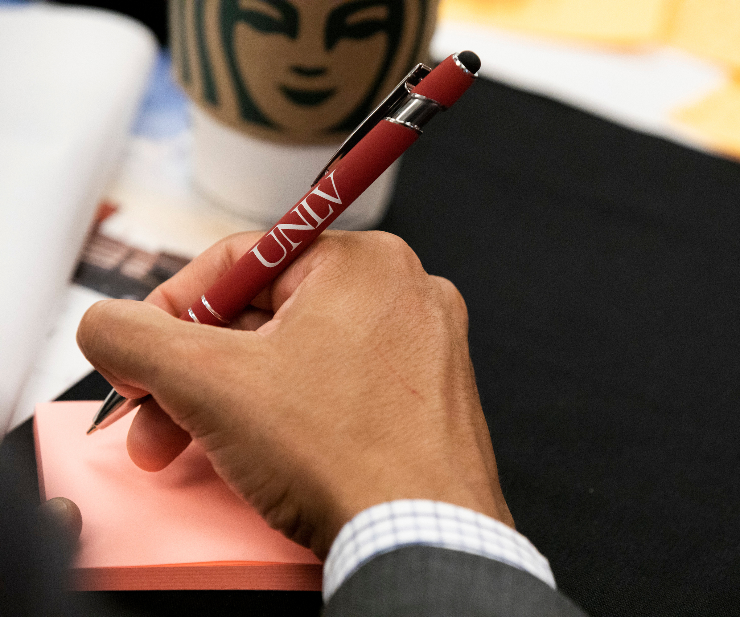 linkSet?.NavCalloutImage.Value(